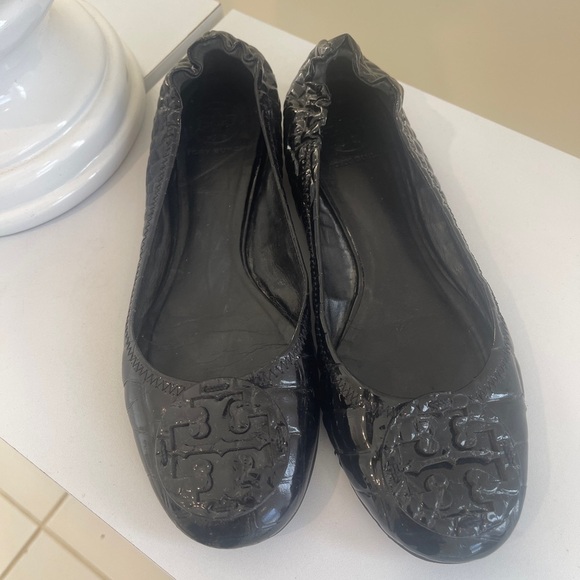 Tory Burch Reva Croc Embossed Ballet Flats - Picture 2 of 16